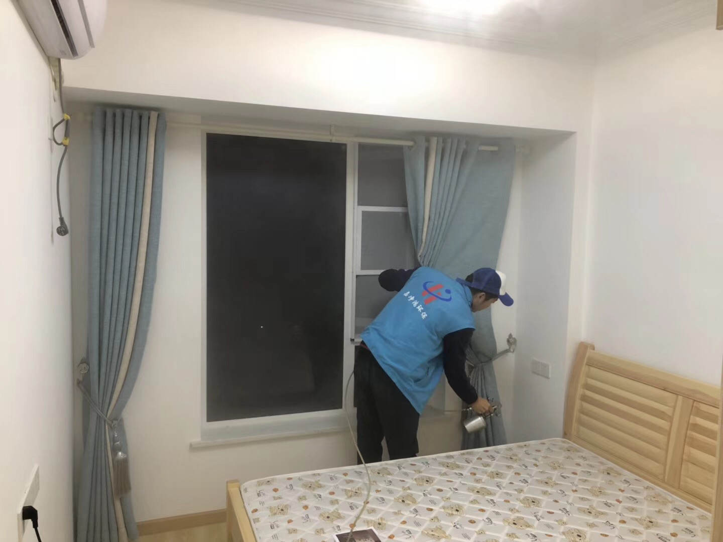 武漢市嘉凈鴻環(huán)?？萍加邢薰? style=