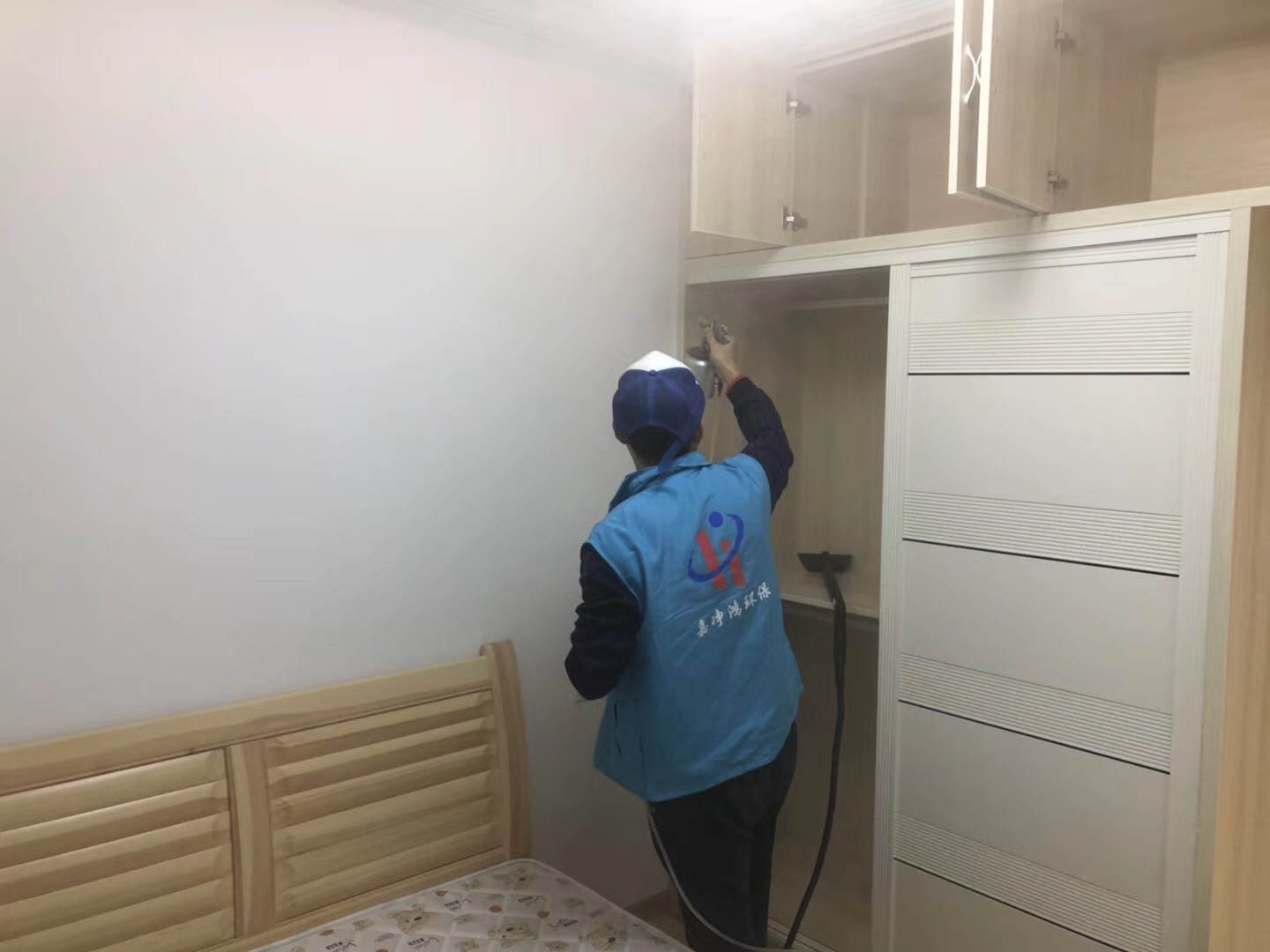 武漢市嘉凈鴻環(huán)?？萍加邢薰? style=