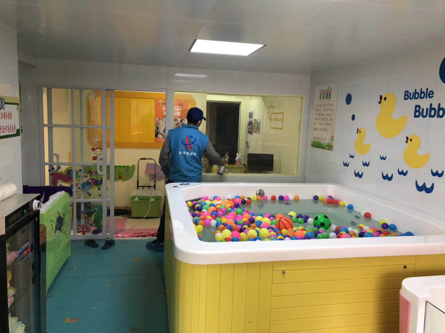 武漢市嘉凈鴻環(huán)?？萍加邢薰? style=