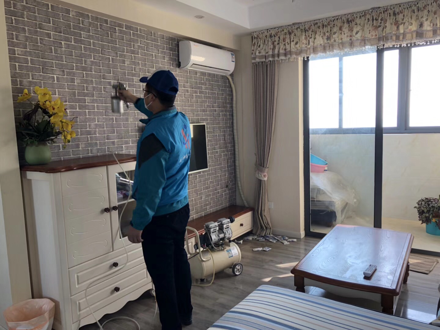 武漢市嘉凈鴻環(huán)?？萍加邢薰? style=