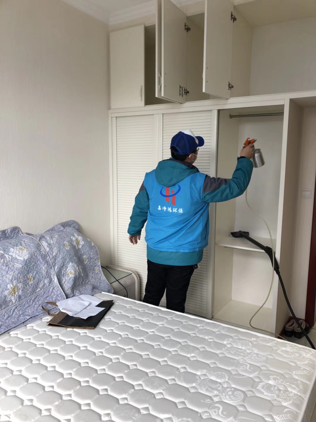 武漢市嘉凈鴻環(huán)?？萍加邢薰? style=