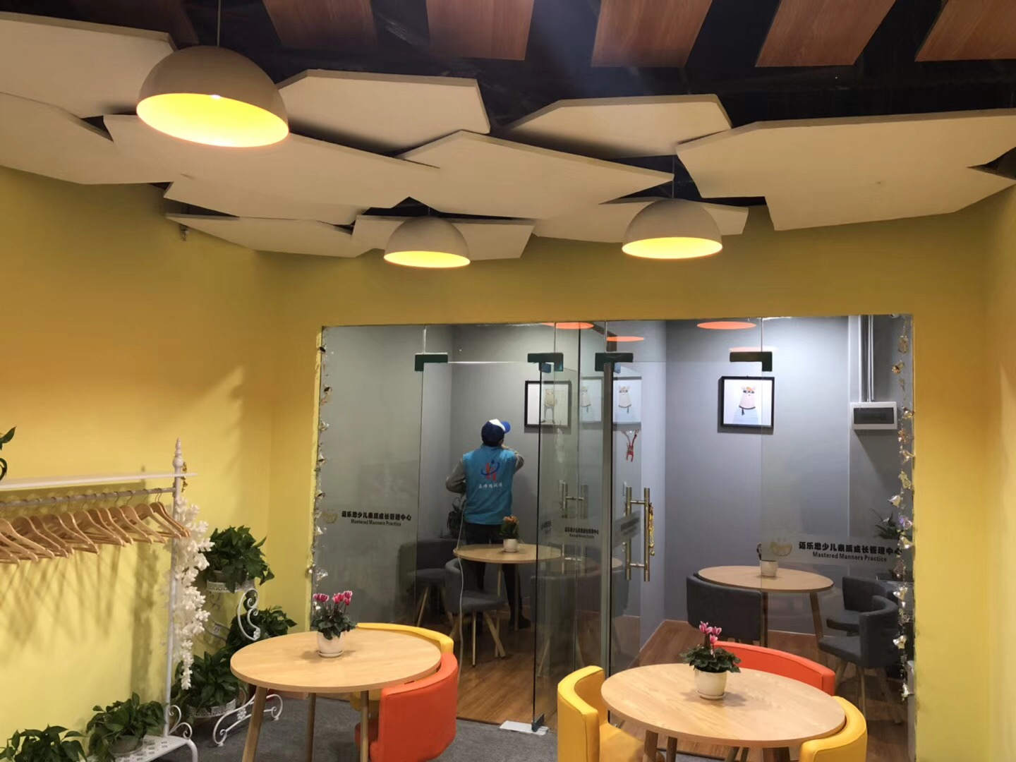 武漢市嘉凈鴻環(huán)?？萍加邢薰? style=