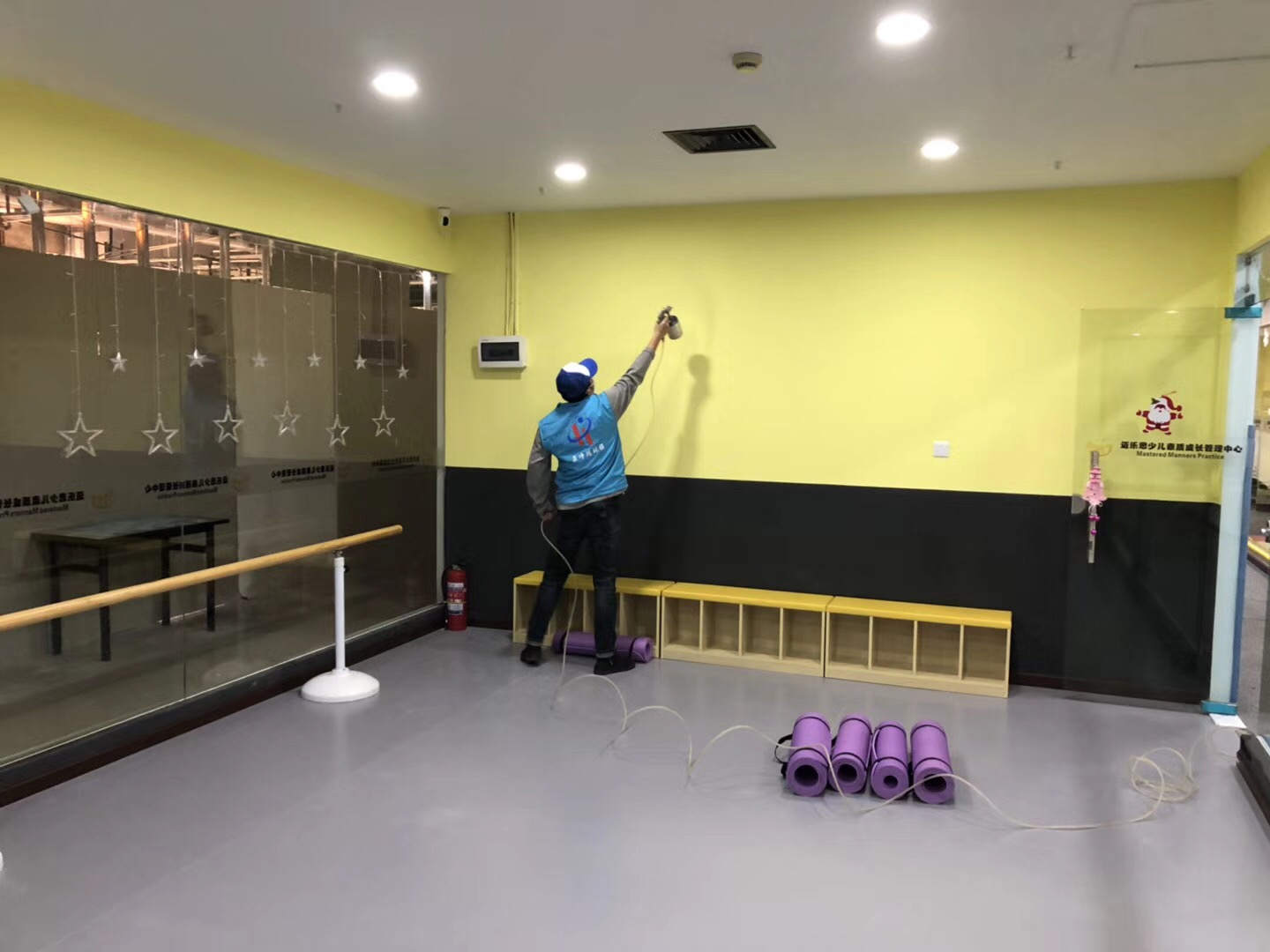 武漢市嘉凈鴻環(huán)?？萍加邢薰? style=