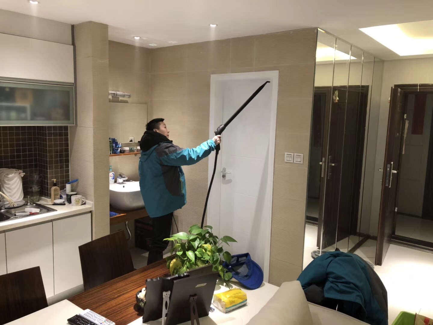 武漢市嘉凈鴻環(huán)?？萍加邢薰? style=