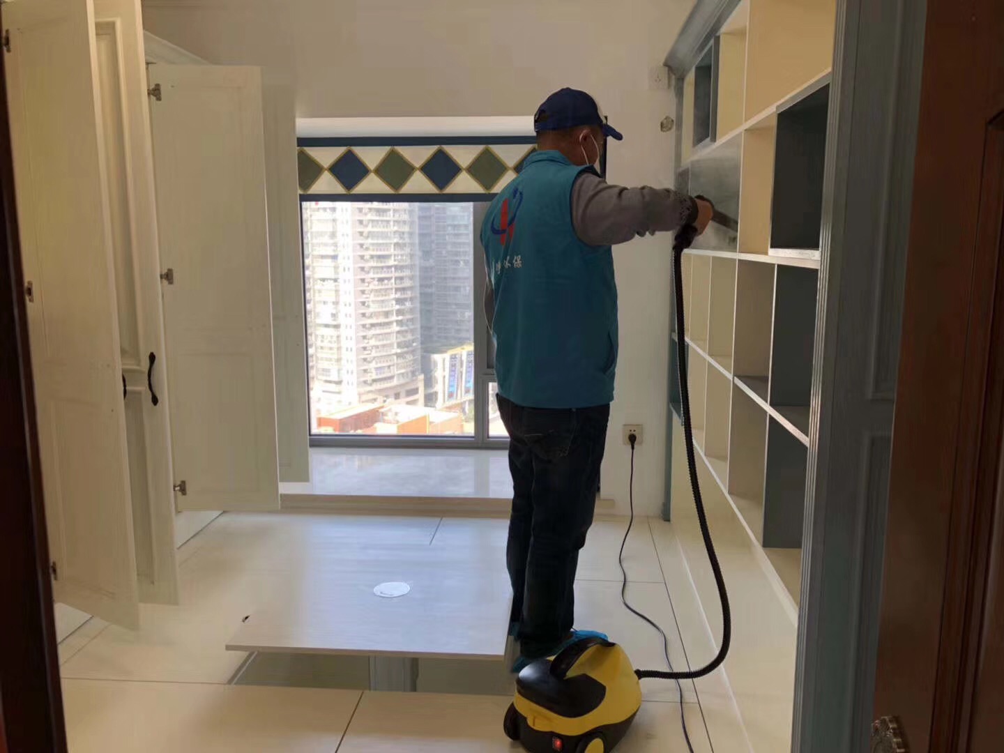 武漢市嘉凈鴻環(huán)?？萍加邢薰? style=