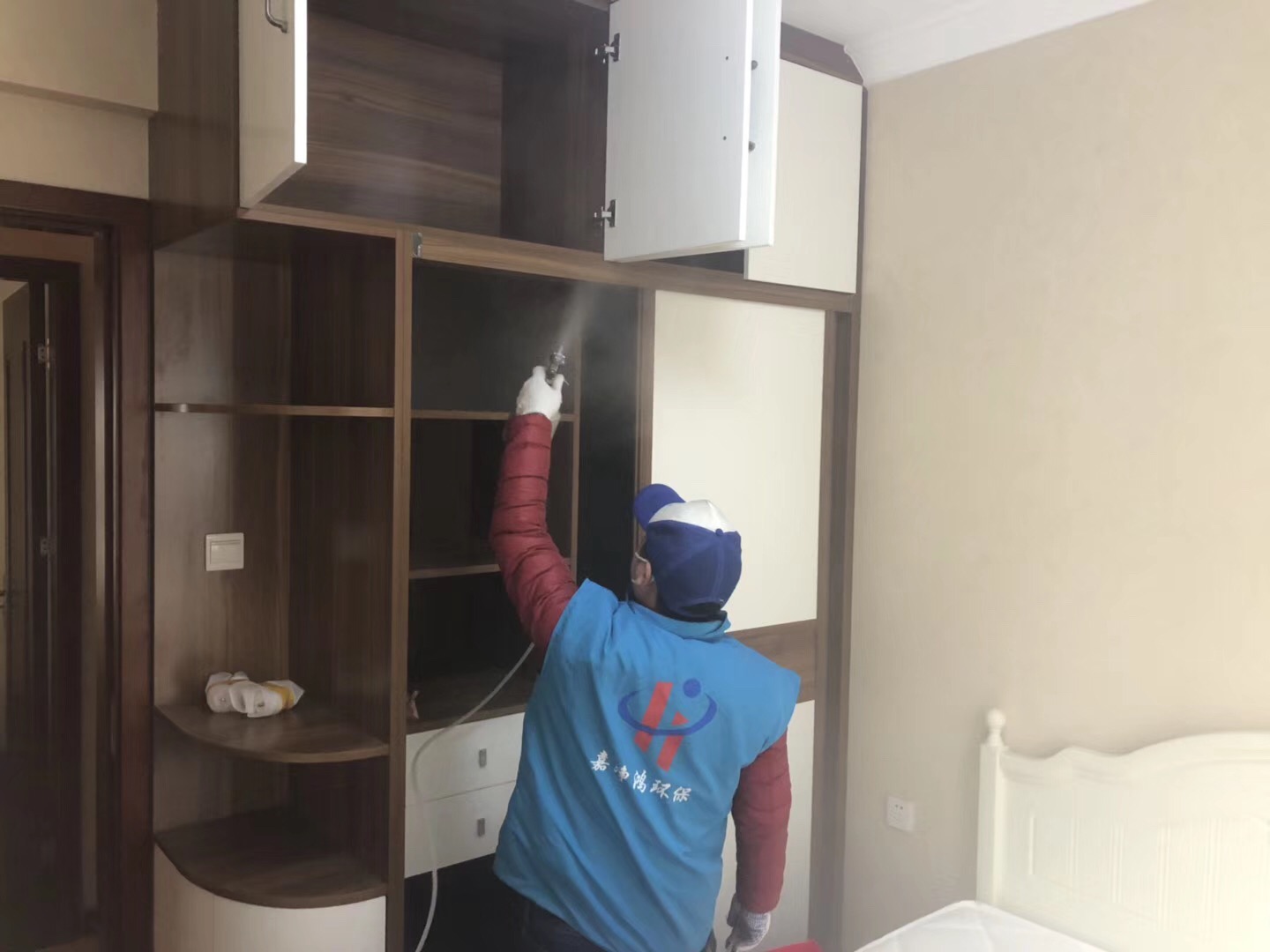 武漢市嘉凈鴻環(huán)?？萍加邢薰? style=